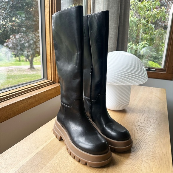 Alias Mae ◡̈ Donni Lug Sole Black Leather Boots - Picture 2 of 15